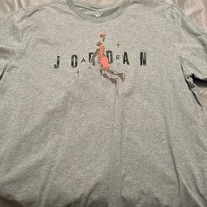 Air Jordan grey pixel tee